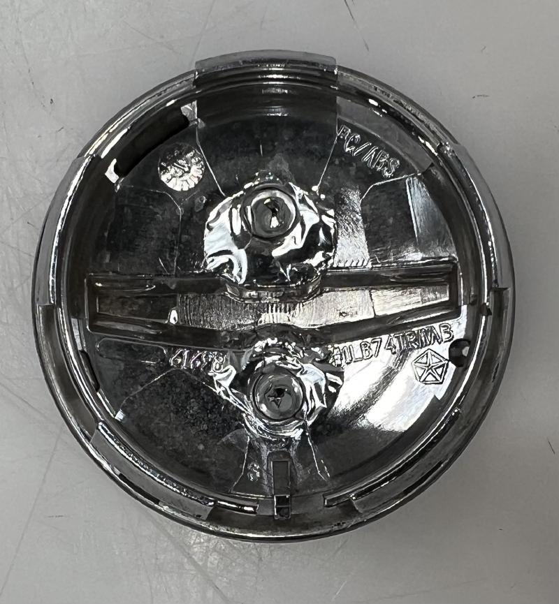2013 Chrysler Town & Country Center Cap