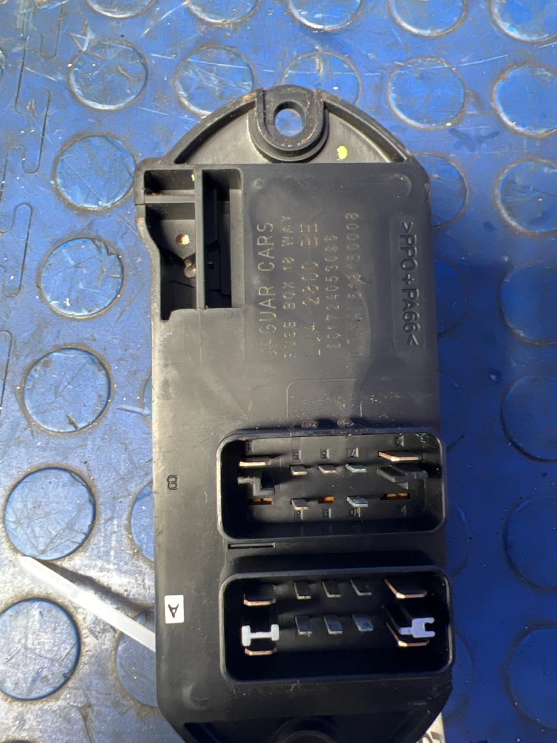 1997 Jaguar XK8 Cabin Fuse Box