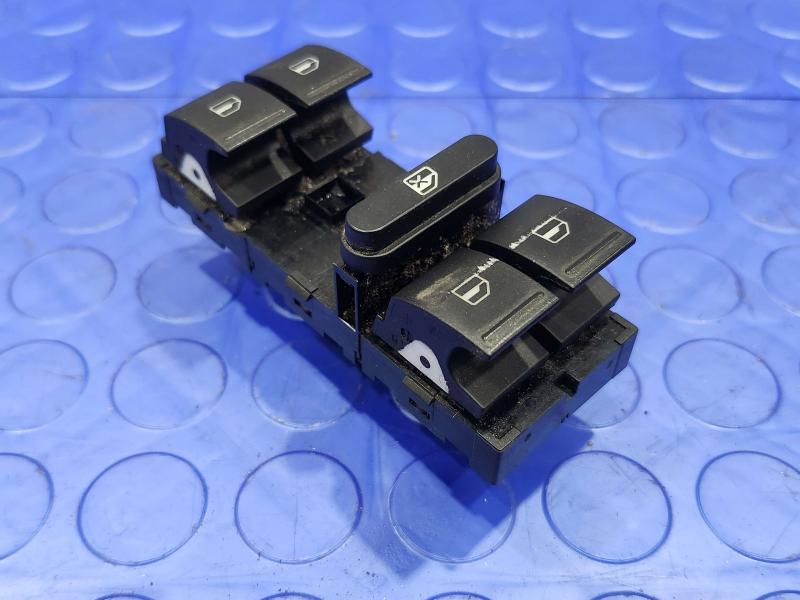 2016 Volkswagen Jetta Door Switch Front
