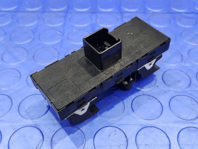 2016 Volkswagen Jetta Door Switch Front