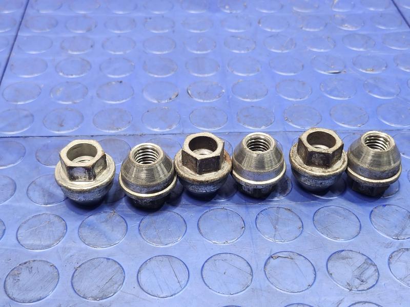 2011 Ford F-150 Lug Nuts