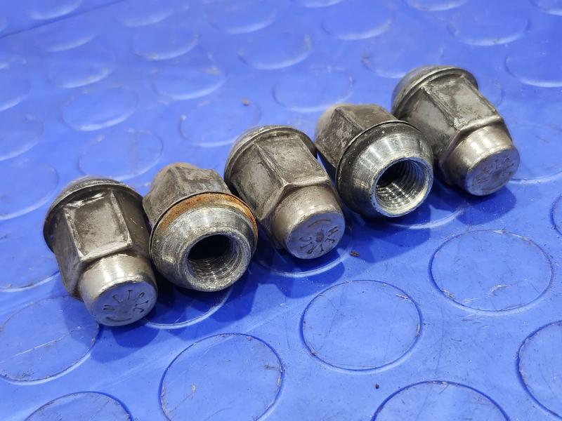 2018 Chevrolet Equinox Lug Nuts