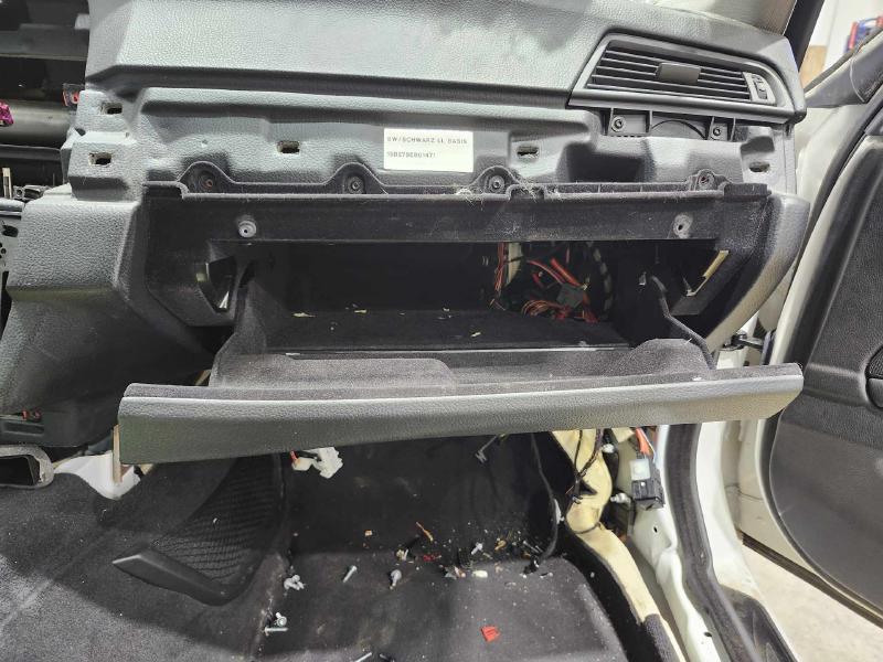 2016 BMW 528I Glove Box
