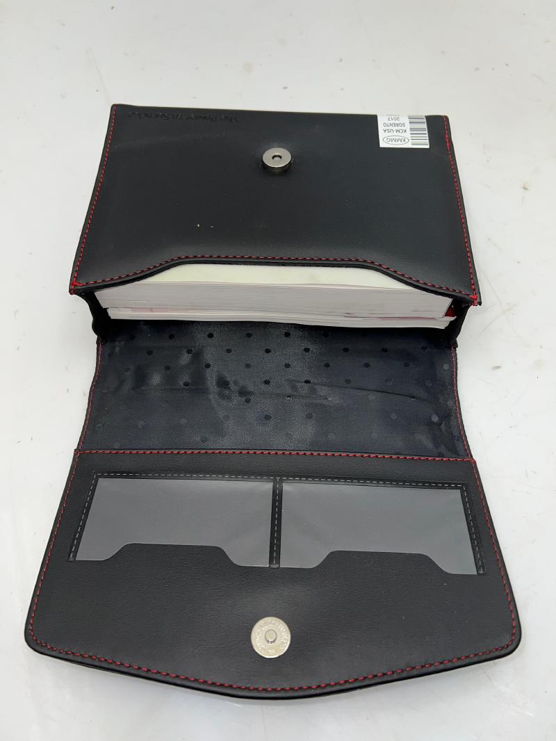 2017 Kia Sorento Owners Manual with Leather Case OEM