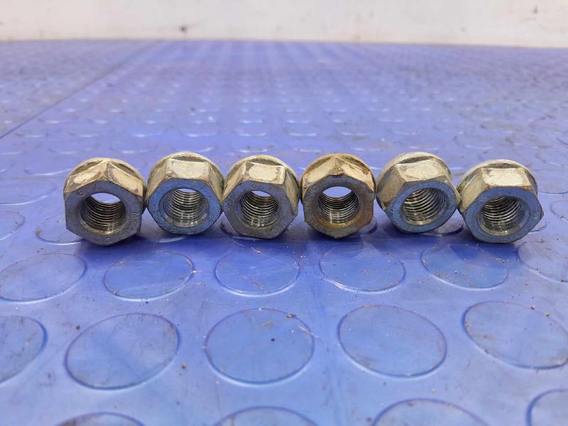 2008 Chevrolet Silverado 1500 Lug Nuts
