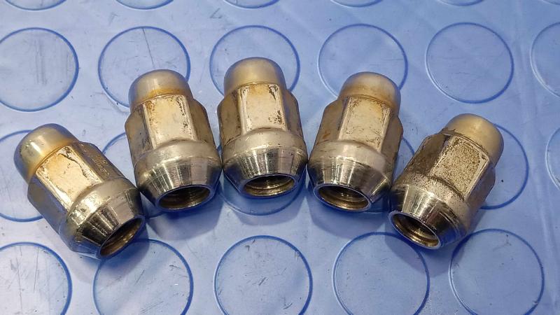 2008 Chevrolet Impala Lug Nuts