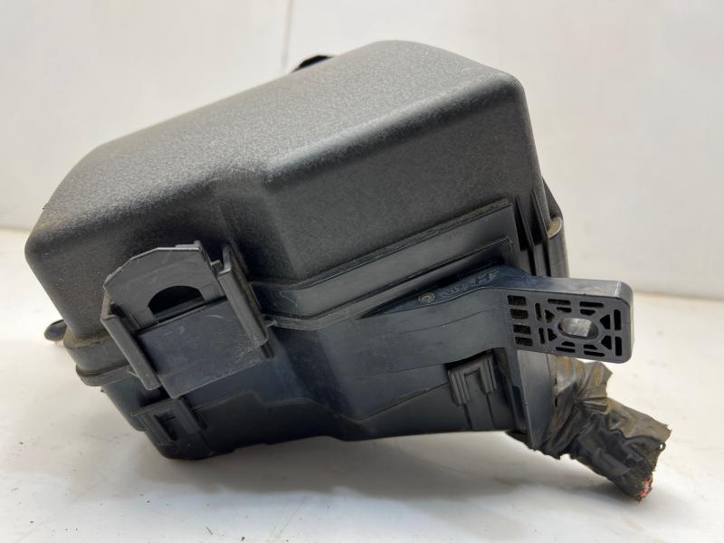 2017 Kia Sorento Engine Fuse Box