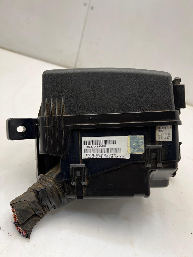 2017 Kia Sorento Engine Fuse Box