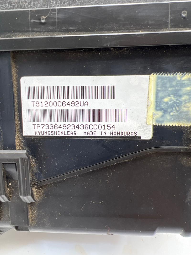 2017 Kia Sorento Engine Fuse Box