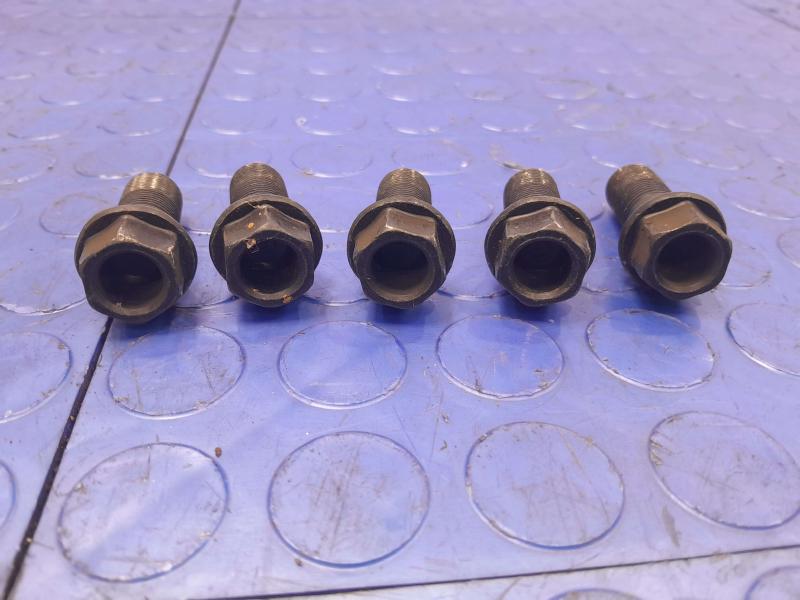 2018 BMW 740I Lug Nuts