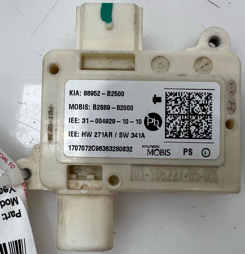 2014 - 2019 Kia Soul Passenger Occupancy Detection Sensor OEM 88952B2500