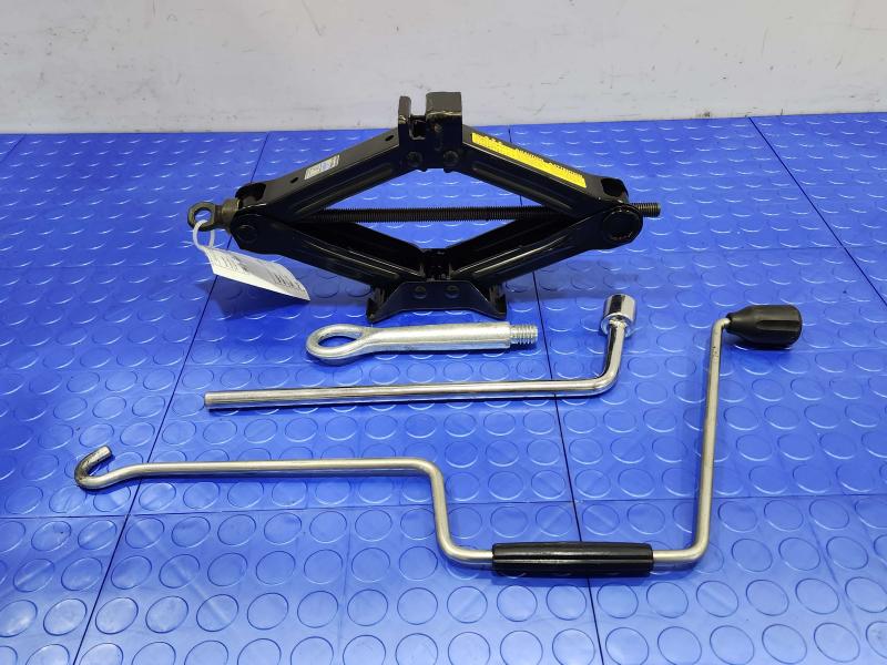2008 Lexus LS 460 Jack Assembly