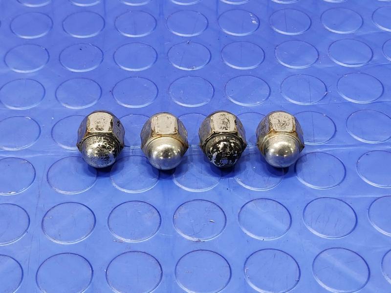 2015 Toyota Prius Lug Nuts