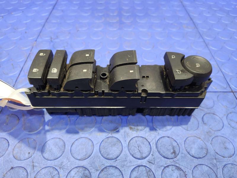 2010 Chevrolet Tahoe Door Switch Front