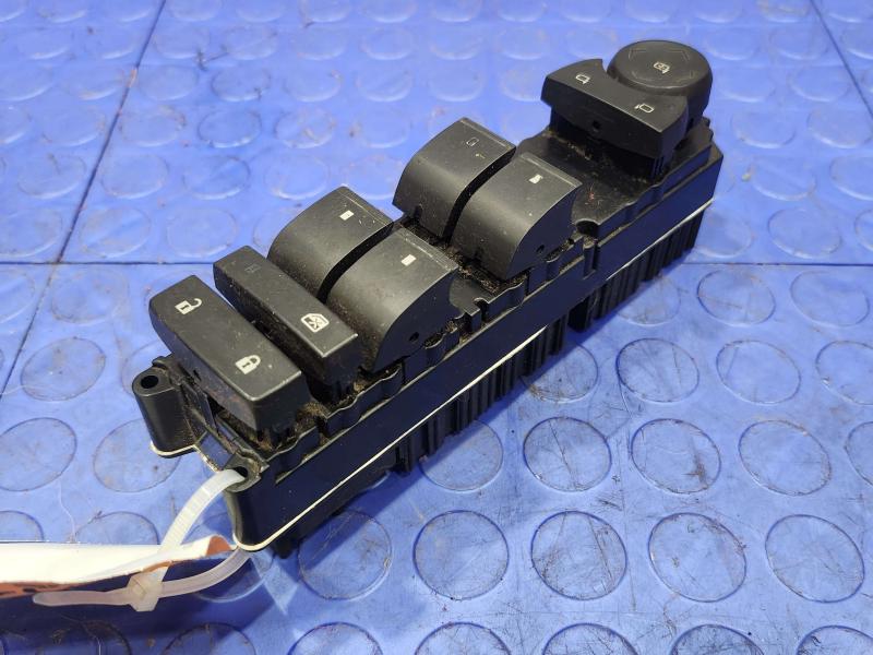 2010 Chevrolet Tahoe Door Switch Front