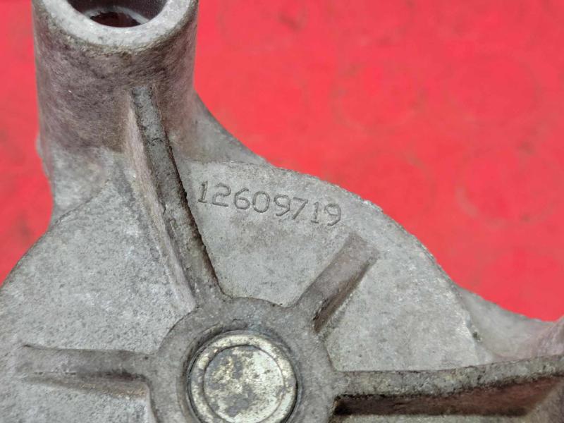 2013 GMC Yukon Engine Belt Tensioner