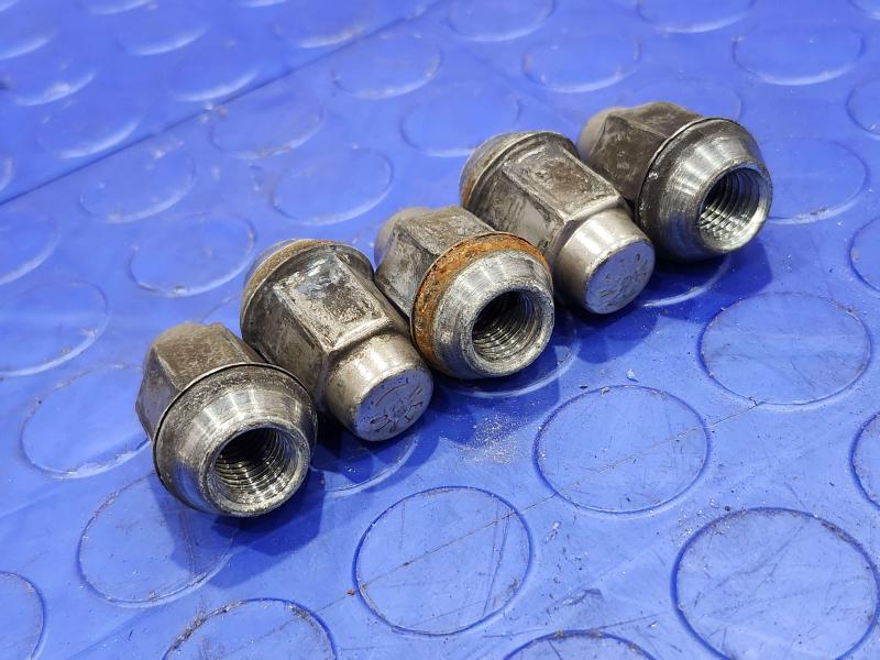 2018 Chevrolet Equinox Lug Nuts