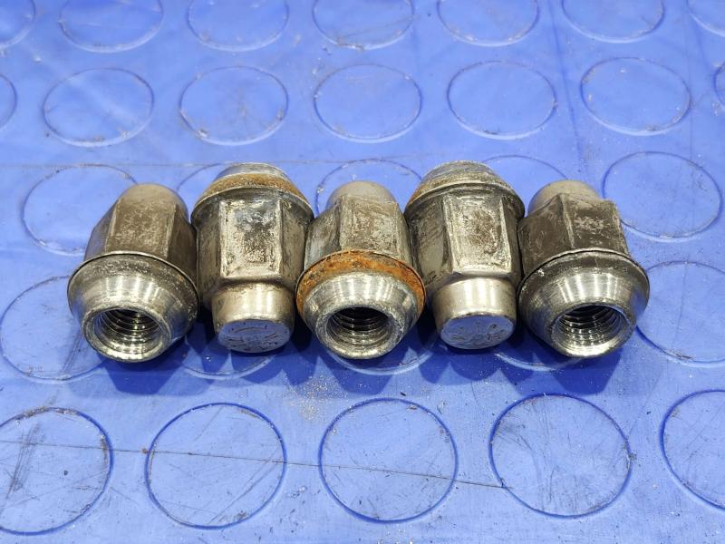 2018 Chevrolet Equinox Lug Nuts