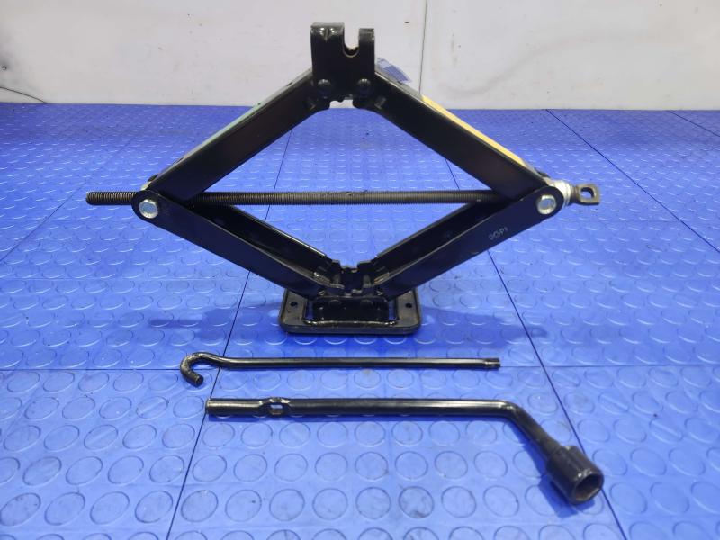 2011 Kia Sorento Jack Assembly