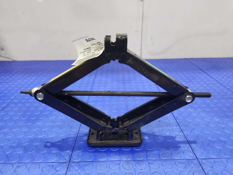 2011 Kia Sorento Jack Assembly