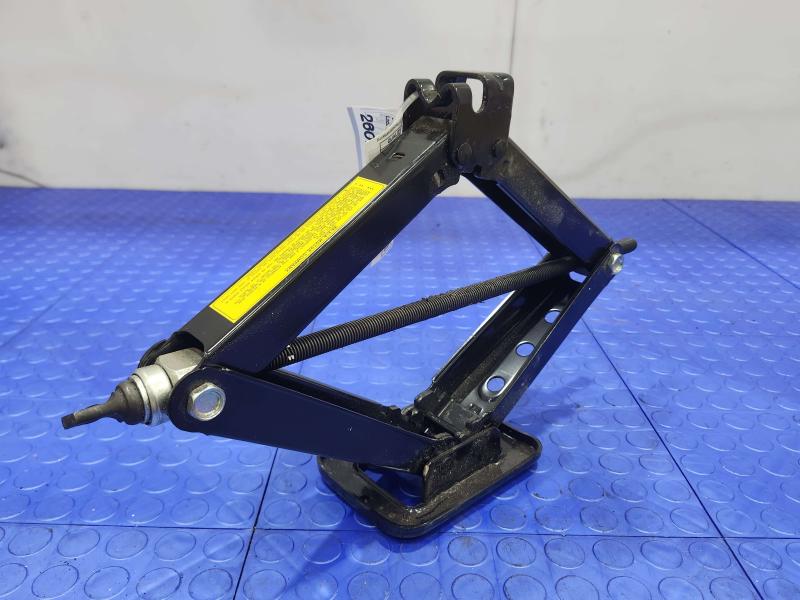 2011 Kia Sorento Jack Assembly