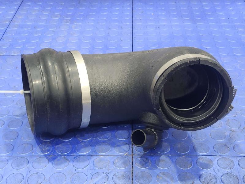 2008 Ford F-250 Super Duty Air Intake Tube/Resonator