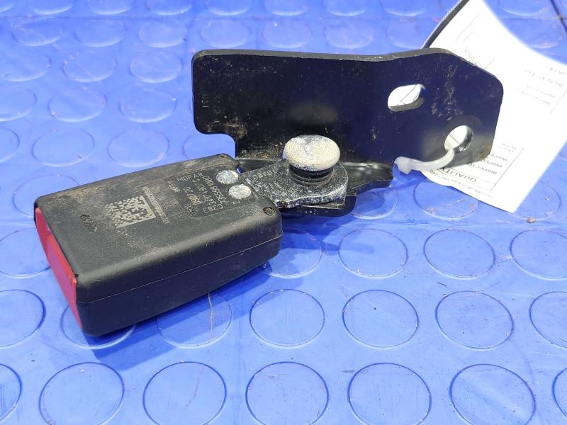 2020 Jeep Renegade Rear Seat Belt