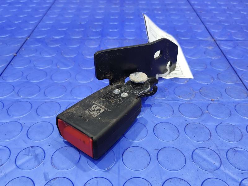 2020 Jeep Renegade Rear Seat Belt