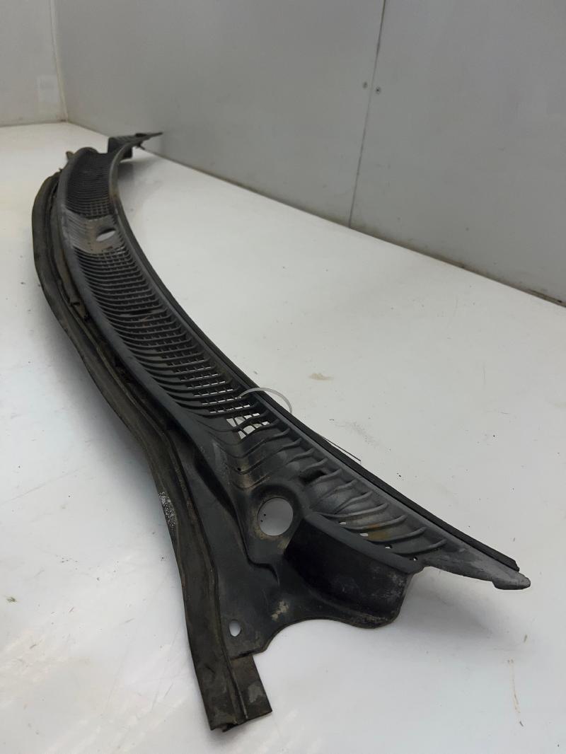 1997 Toyota Rav4 Cowl Panel Top Cover Grille Genuine OEM 55700-42190