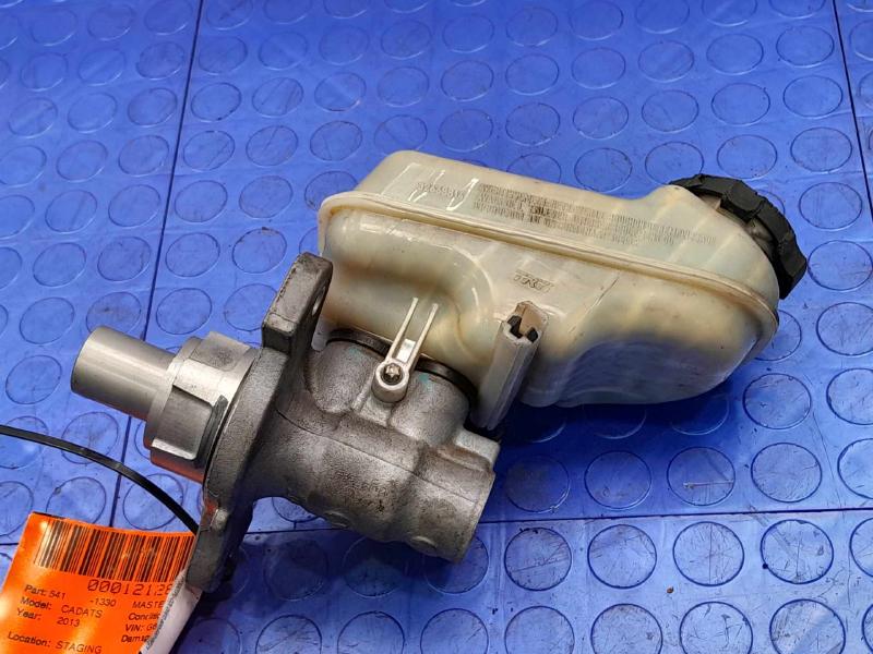 2013-2014 Cadillac ATS Brake Master Cylinder Assembly Genuine OEM 22909761