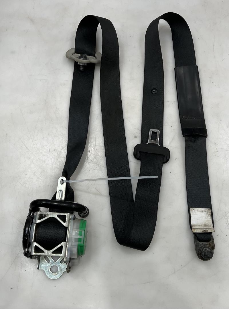 2014 Nissan Versa Front Seat Belt