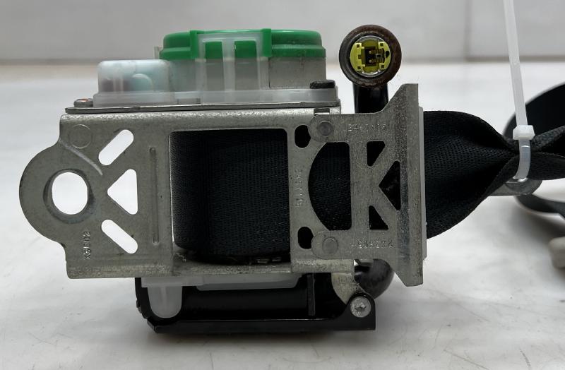2014 Nissan Versa Front Seat Belt