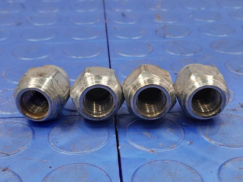 2014 Nissan Versa Lug Nuts