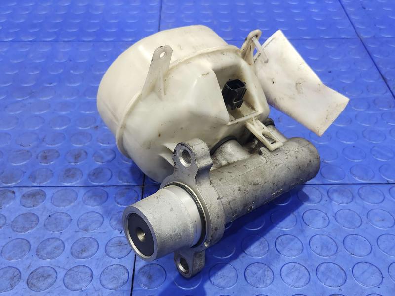 2013 Ford F-250 Super Duty Master Cylinder