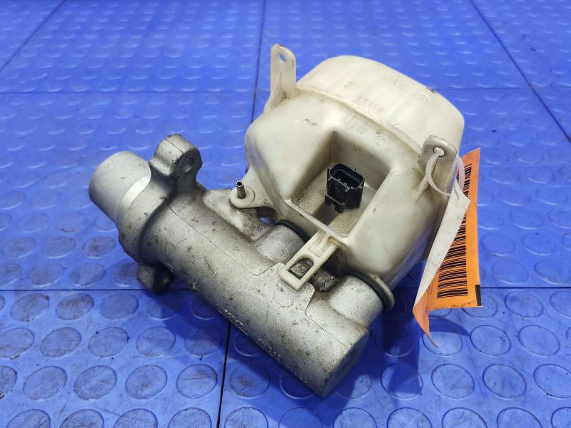 2013 Ford F-250 Super Duty Master Cylinder