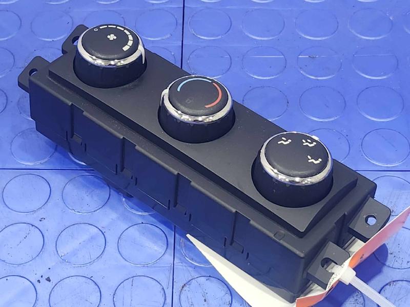 2017 Dodge Grand Caravan Heater A/C Control