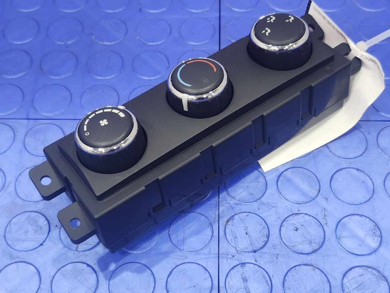 2017 Dodge Grand Caravan Heater A/C Control