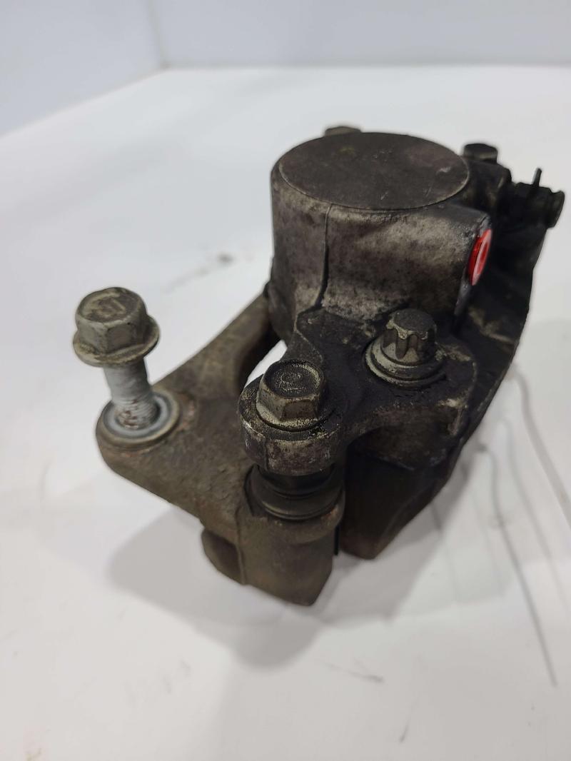 2015 Genesis Genesis Caliper