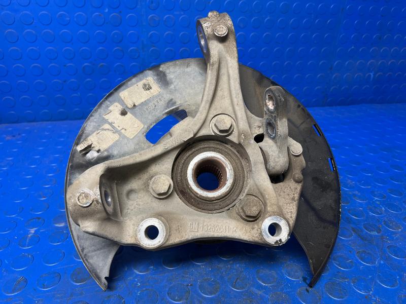 2010-2016 Buick Lacrosse Front Spindle Knuckle RH Passenger Side OEM 20998091