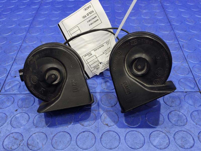 2015-2020 GMC Yukon Dual Note Horn Assembly Genuine OEM Part 84566359