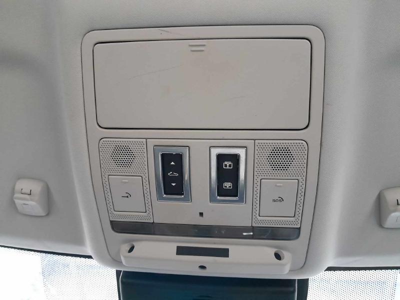 2018 Jaguar XE Front Console