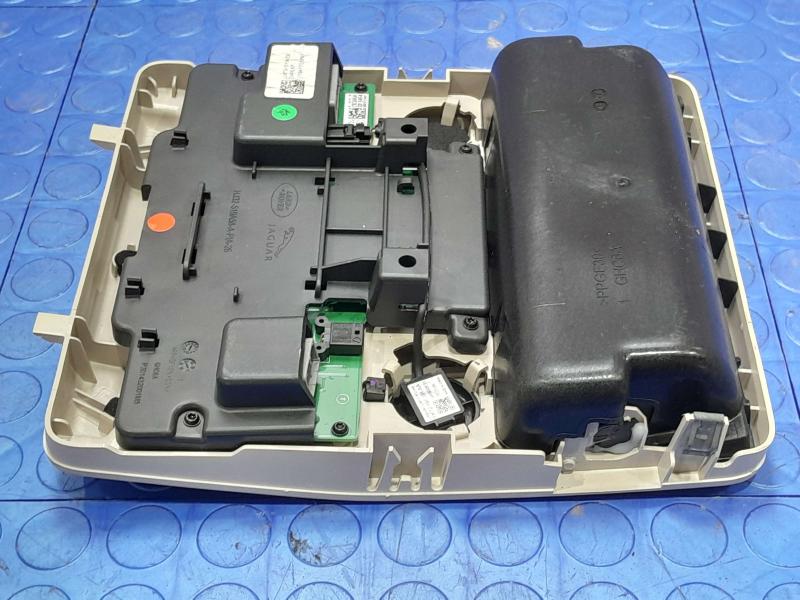 2018 Jaguar XE Front Console