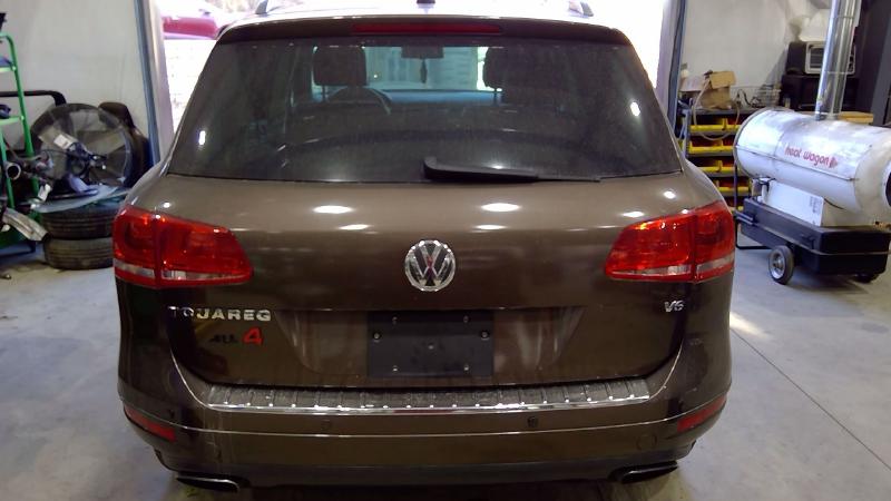 2011 Volkswagen Touareg Front Door