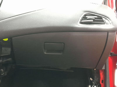 2018 Chevrolet Cruze Glove Box
