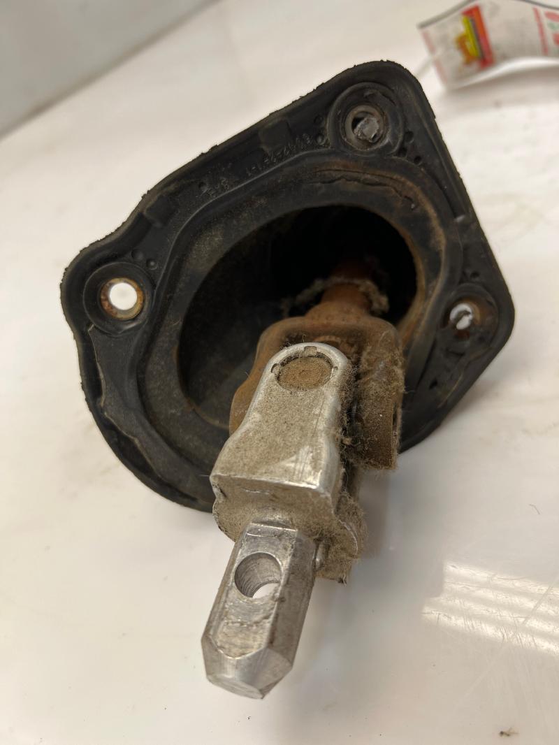 1999 Chevrolet Silverado 1500 Steering Coupler