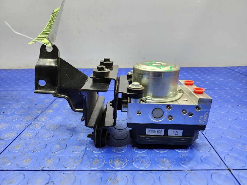 2014 Nissan Leaf ABS Anti Lock Brake Pump Modulator Assembly OEM 476604NA1A