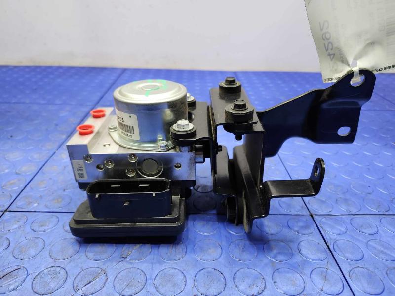 2014 Nissan Leaf ABS Anti Lock Brake Pump Modulator Assembly OEM 476604NA1A