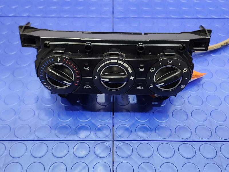 2019 Toyota Yaris Heater A/C Control