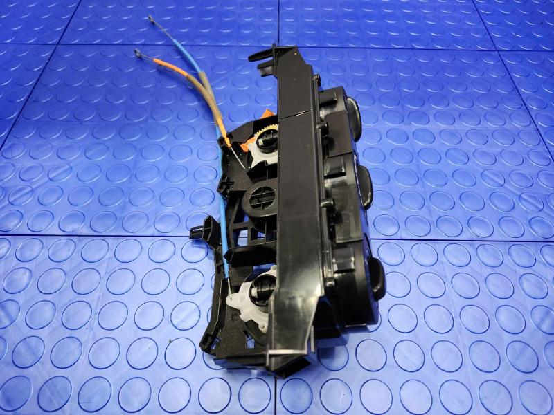 2019 Toyota Yaris Heater A/C Control