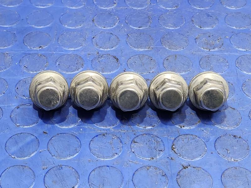 2014 Nissan Maxima Lug Nuts